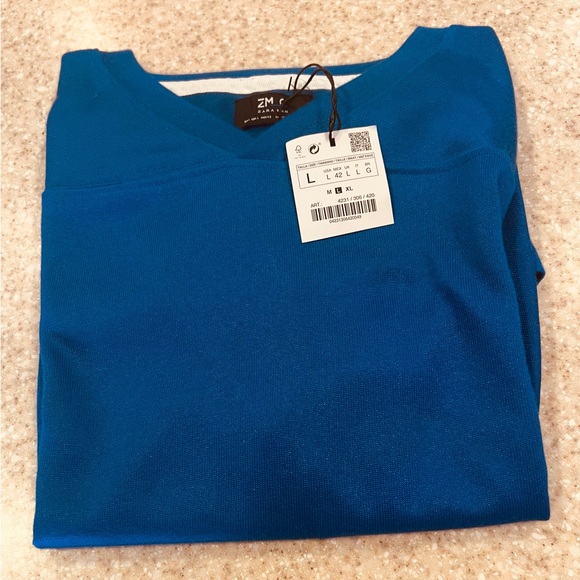 Zara Other - Zara V Neck Man’s Shirt - Size Large